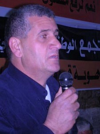 صورة لقرية ابو كشك - فلسطين: : المناضل موسى ابو كشك,احد ابرز افراد ال ابو كشك واكثرهم فعالية على صعيد الكفاح ضد الأحتلال,استشهد ابو فادي بتاريخ 15/10/07