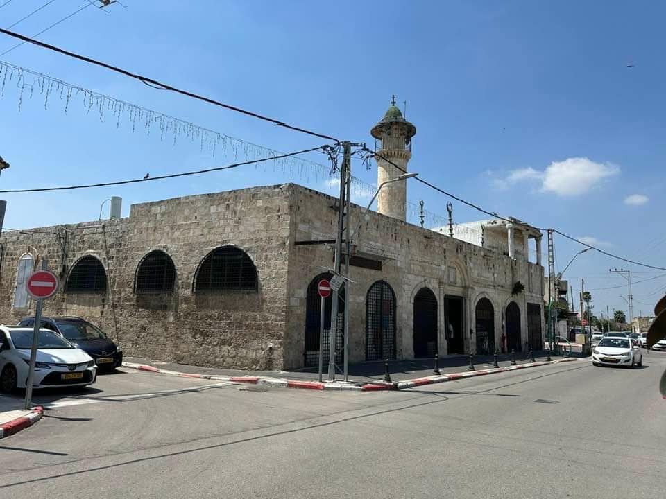 صورة لمدينة اللد - فلسطين: : 77 عاماً على مجزرة مسجد دهمش في مدينة اللد . --- إياد جابر #3